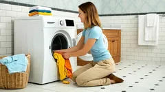 Så behåller du färgstarka kläder fina längre med enkla tvättråd